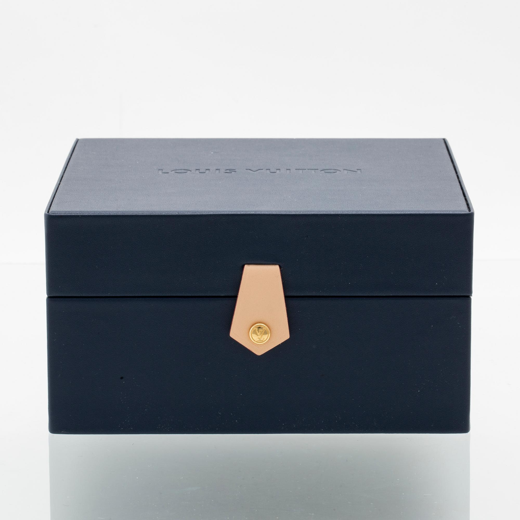 Louis Vuitton, "Blossom Sautoir" Necklace in 18K Rose Gold with Diamonds and Mother-of-Pearl.