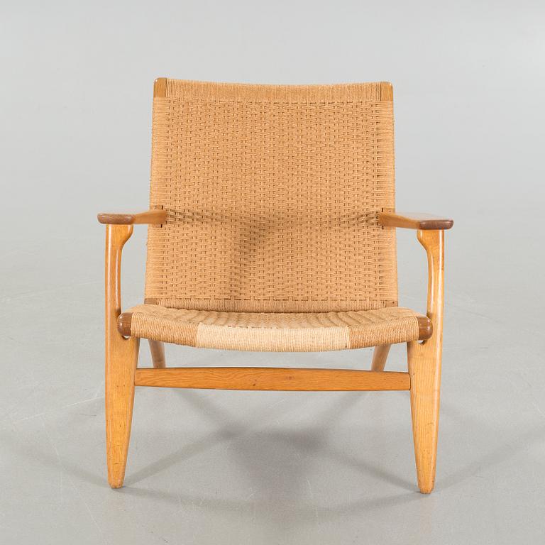 HANS J WEGNER, a lounge chair, model "CH-25", for Carl Hansen & Son in Denmark, second half of the 20th century.