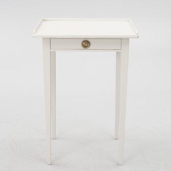 Sidobord, Gustaviansk stil, Nordiska Kompaniet, omkring 1900-talets mitt.