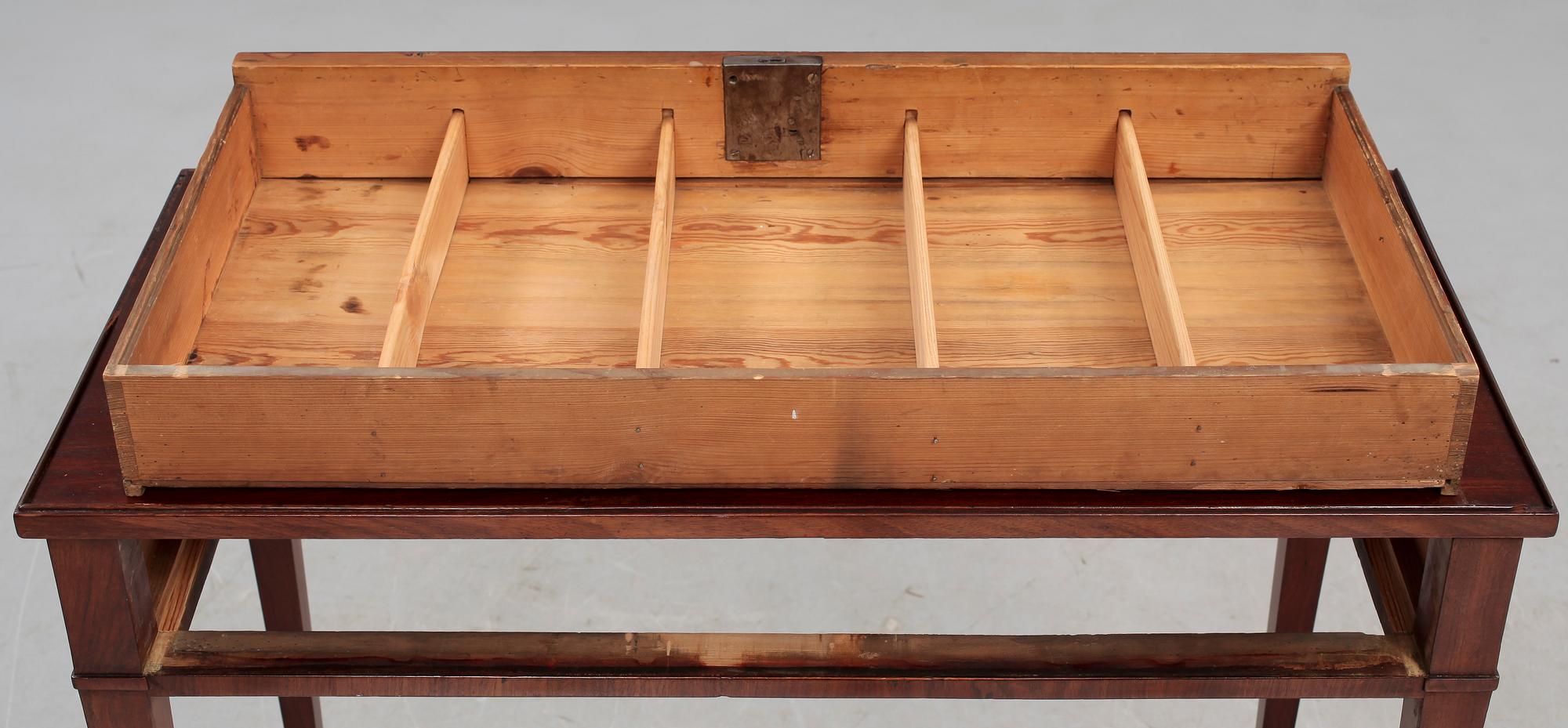 DAMARBETSBORD, sengustavianskt, sent 1700-tal/tidigt 1800-tal.