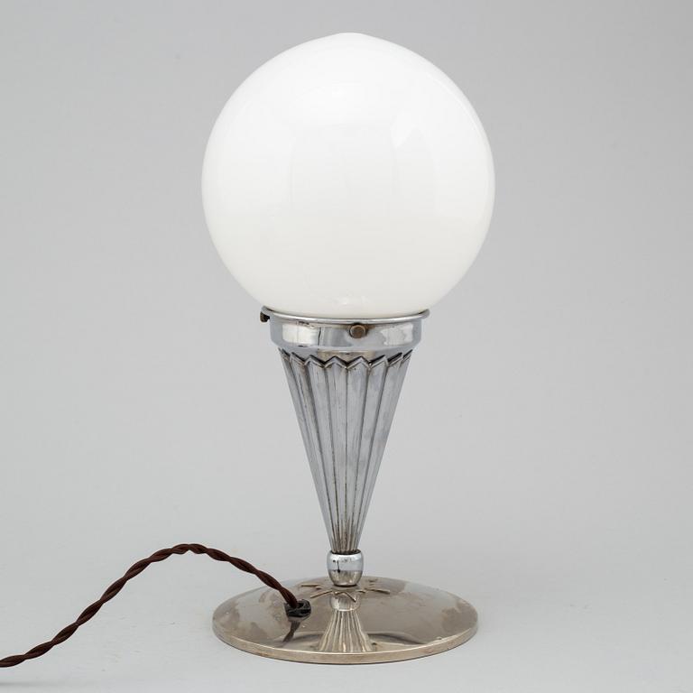 An early 20th century table lamp.