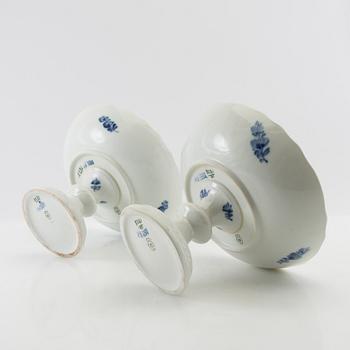 Service approximately 140 pieces "Blue Flower" Royal Copenhagen Denmark 20th century porcelain.