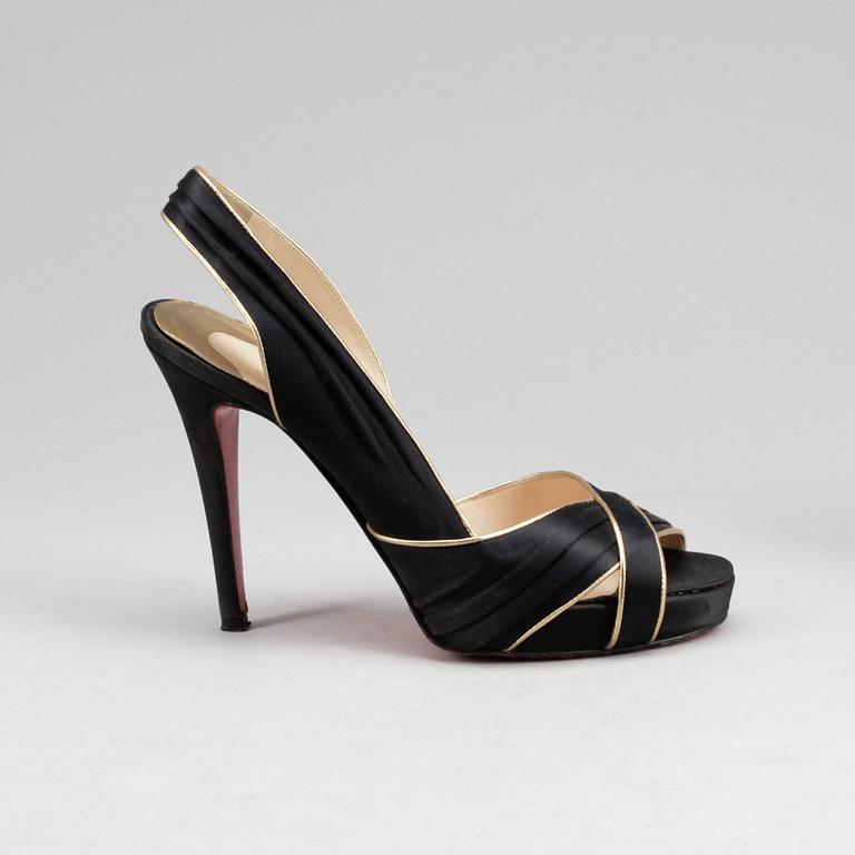 SKOR, 2 par, Christian Louboutin.