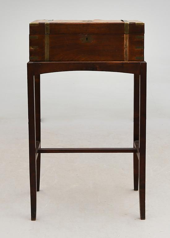 SKRIVSCHATULL, England, 1800-talets mitt.