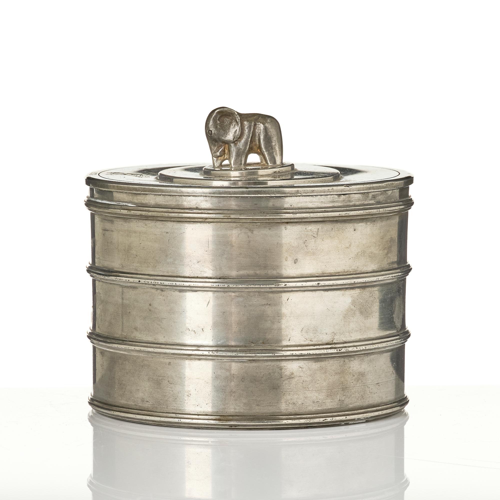 Sylvia Stave, burk med lock, modell 5278, C.G. Hallberg, Stockholm, 1933.