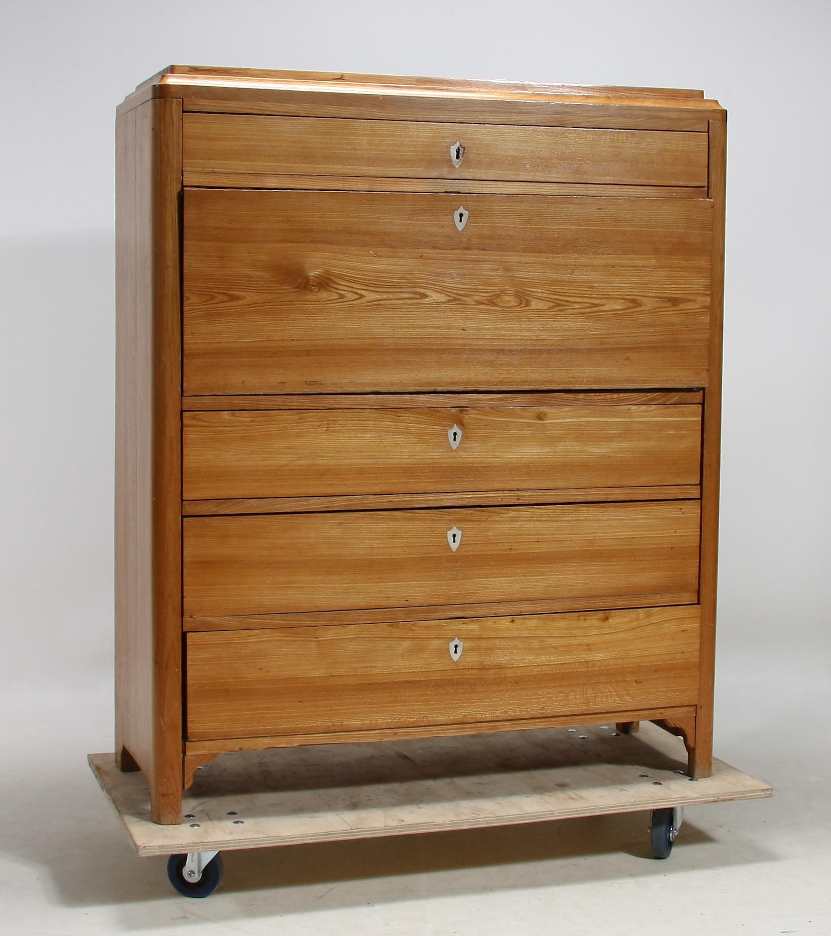 CHIFFONJE. Senempire 1800-talet mitt.