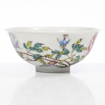 Skål med Guangxus märke, porslin, Kina, 1900-talets första hälft.