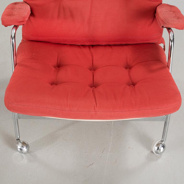 BRUNO MATHSSON, a pair of lounge chairs for Dux, model "Karin", second half of the 20th century.