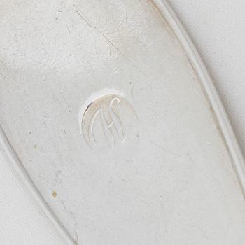 Bestick, 22 st, silver, mestadels modell Svensk spetsig, Sverige, bl a CG Hallberg, Stockholm 1922.