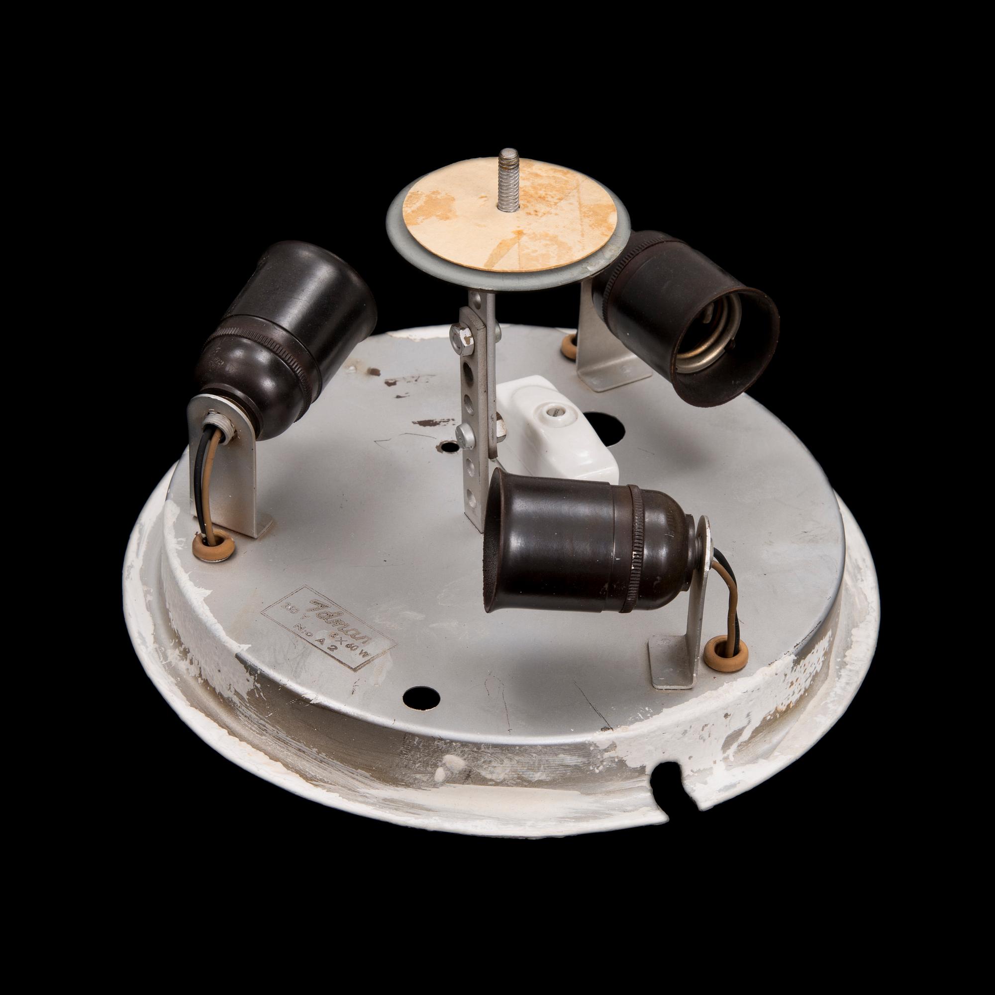 Kattovalaisin / plafondi, malli 80220, Idman, 1900-luvun puoliväli.