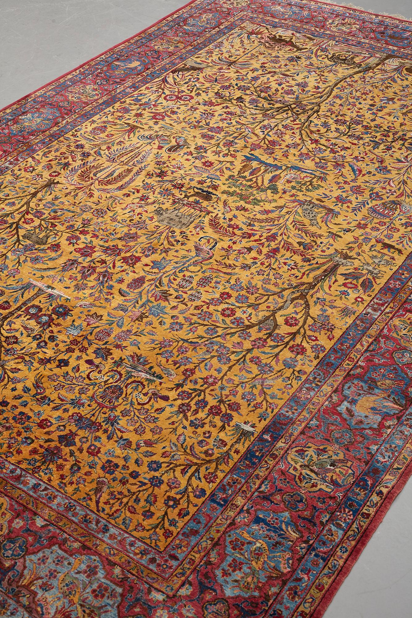 Matta, semiantik silke Keshan figural, ca 309-310 x 204,5-207 cm.