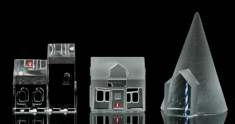 SKULPTURER, 3 st, glas, Jorma Vennola, Iittala, Finland, sign, numrr o dat samt Bertil vallien, Kosta, sign o numr.