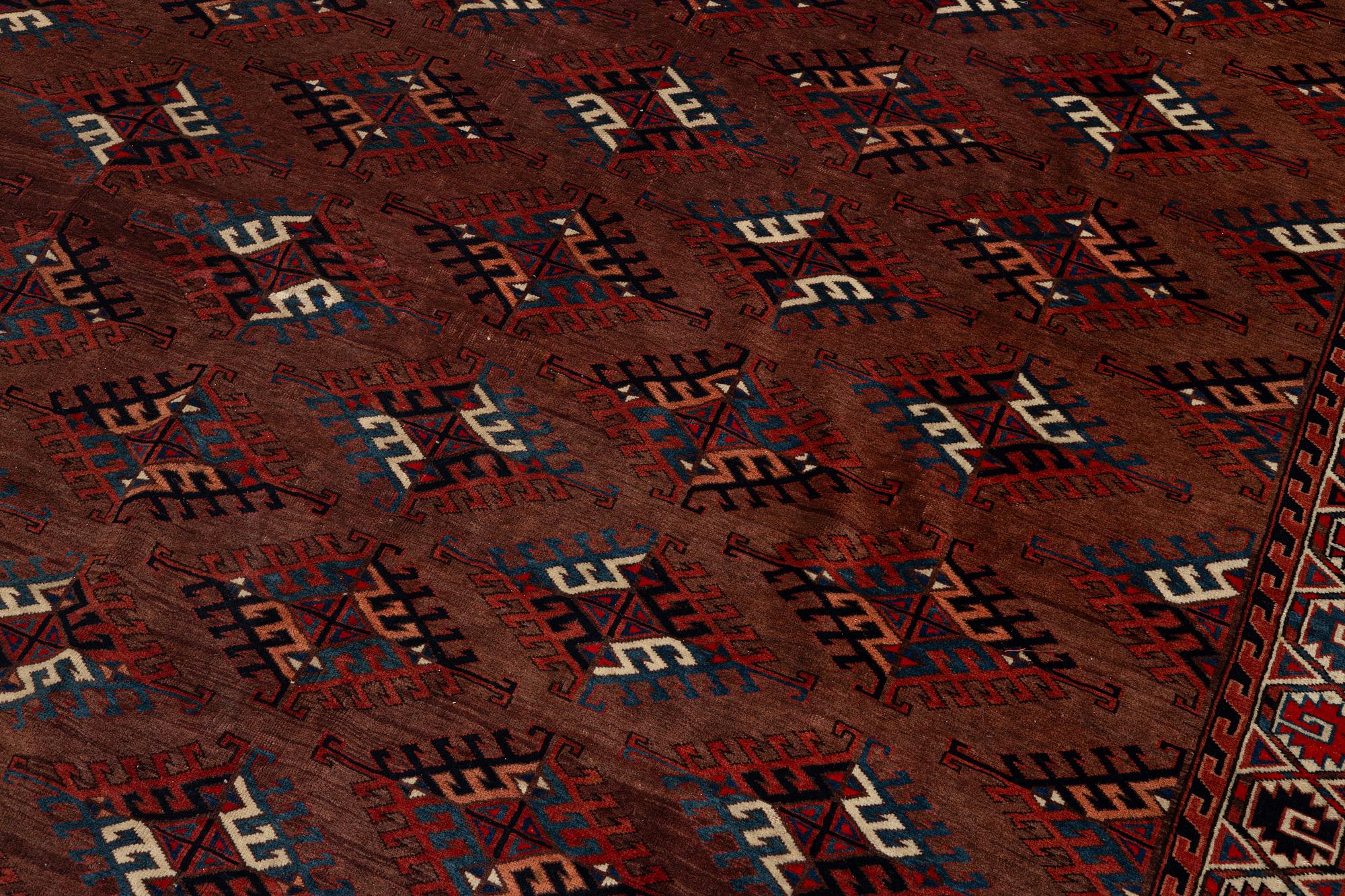 An antique Yomut carpet, ca 336 x 194-202 cm.