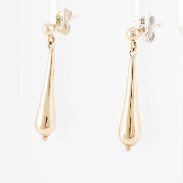 Earrings, a pair, drop-shaped, 18K gold.