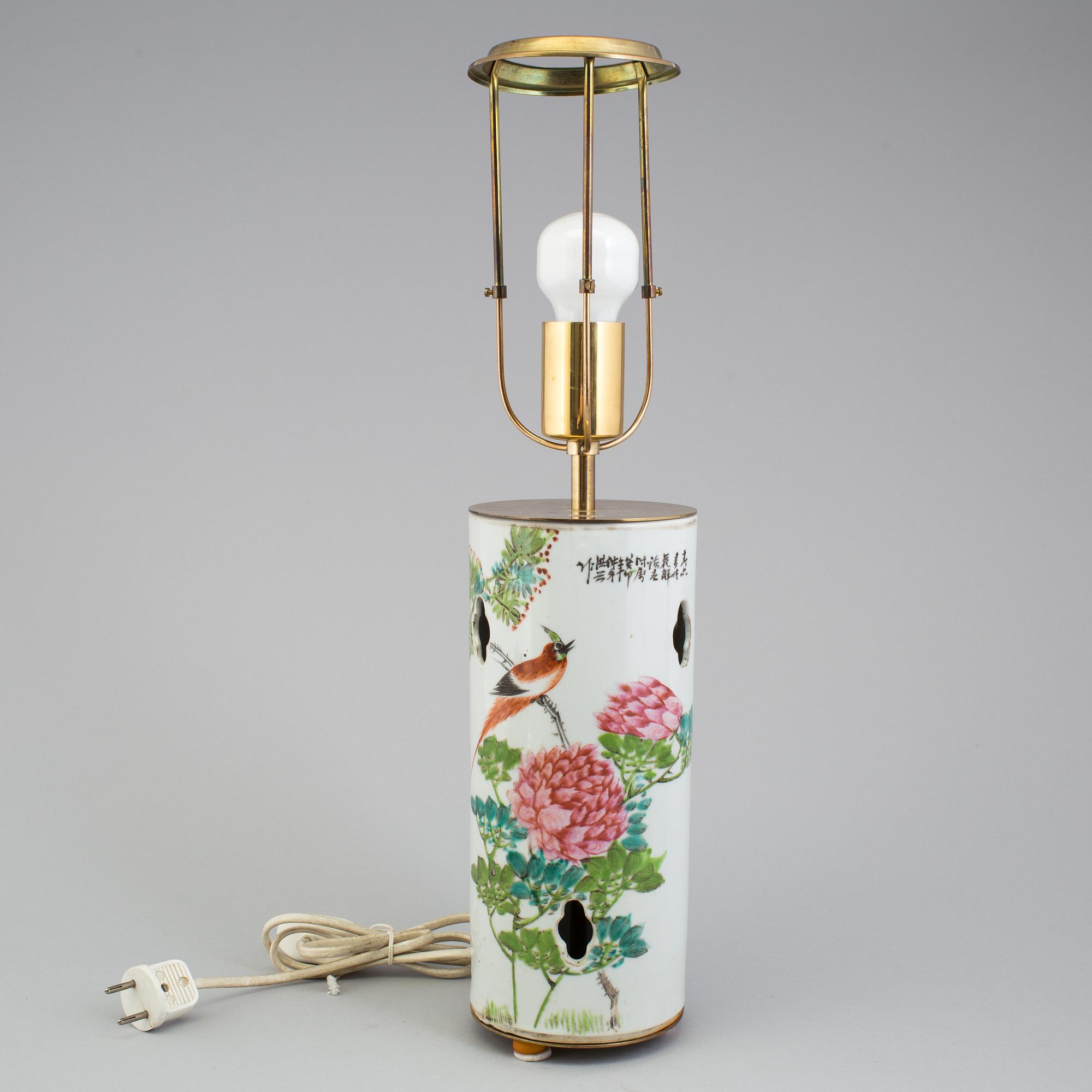 A porcelain table lamp, China, 20th century. The brass marked "Svenskt Tenn 2623".