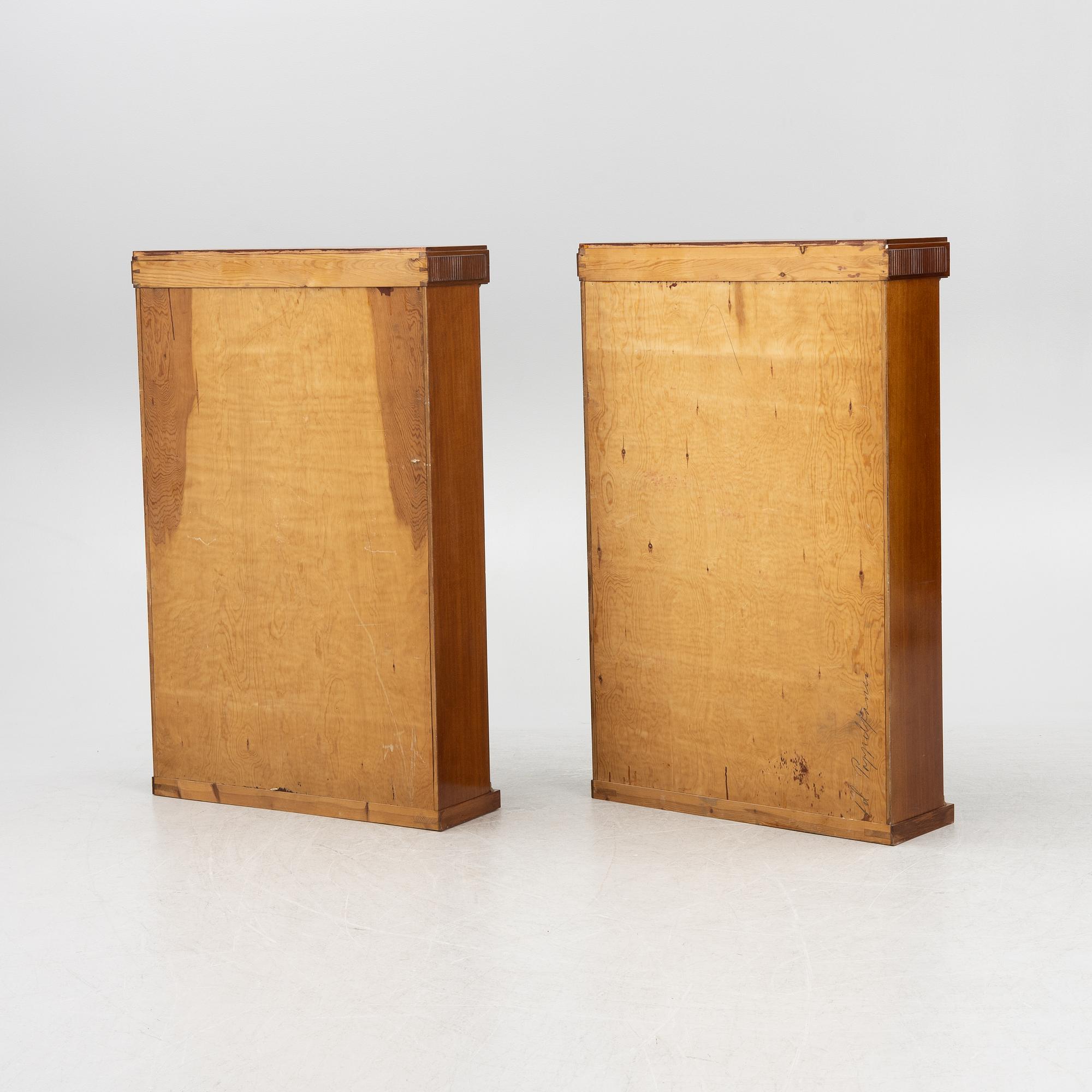 Bokhyllor, ett par, empirestil, 1900-talets första hälft.