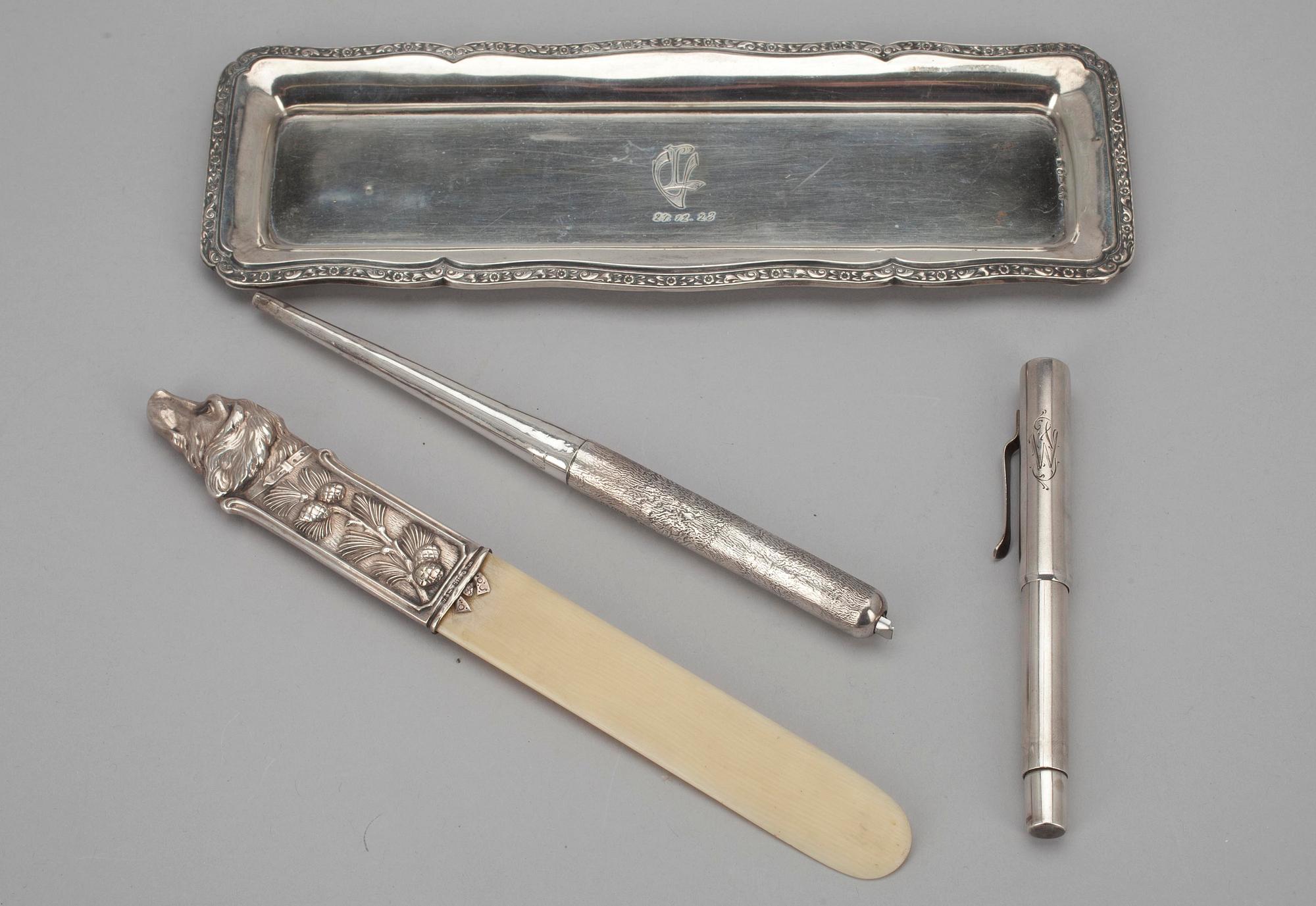 SKRIVBORDSSET, 4 delar, silver och ben, Viborg och Helsingfors 1926-36. Tot. vikt ca 160 g.