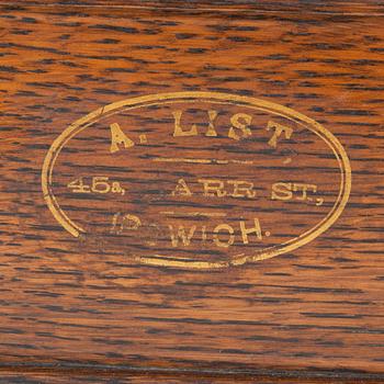 A Columbia Graphophone early 1900s.