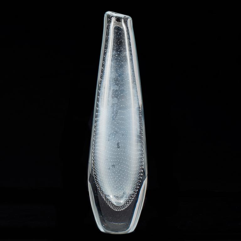 A GUNNEL NYMAN GLASS VASE, Nuutajärvi.