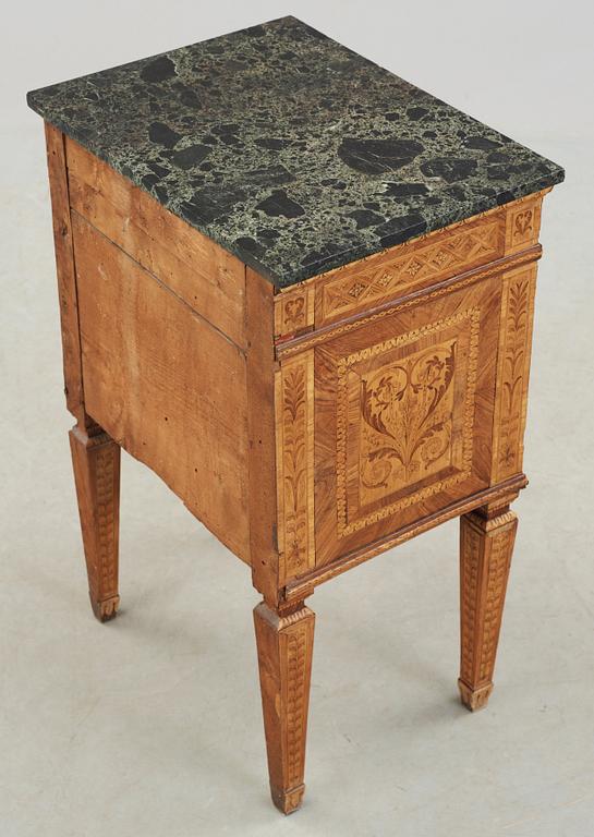 POTTSKÅP, Louis XVI, Italien omkring år 1800.