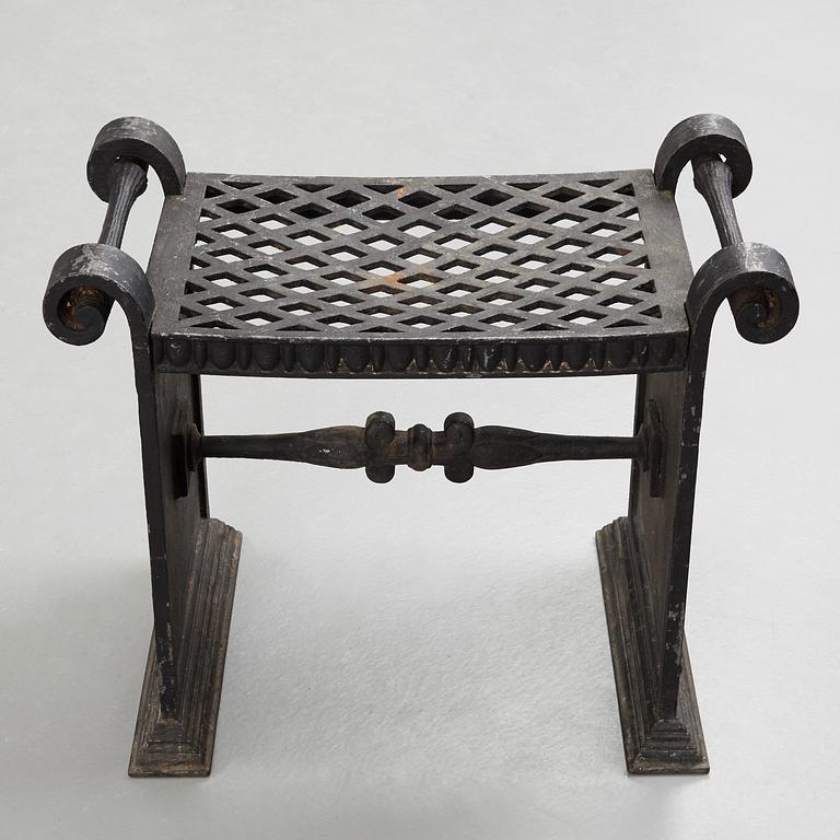 Folke Bensow, A Folke Bensow Swedish Grace cast iron stool, model 'Taburett Nr 1', Näfveqvarn, Sweden circa 1925.