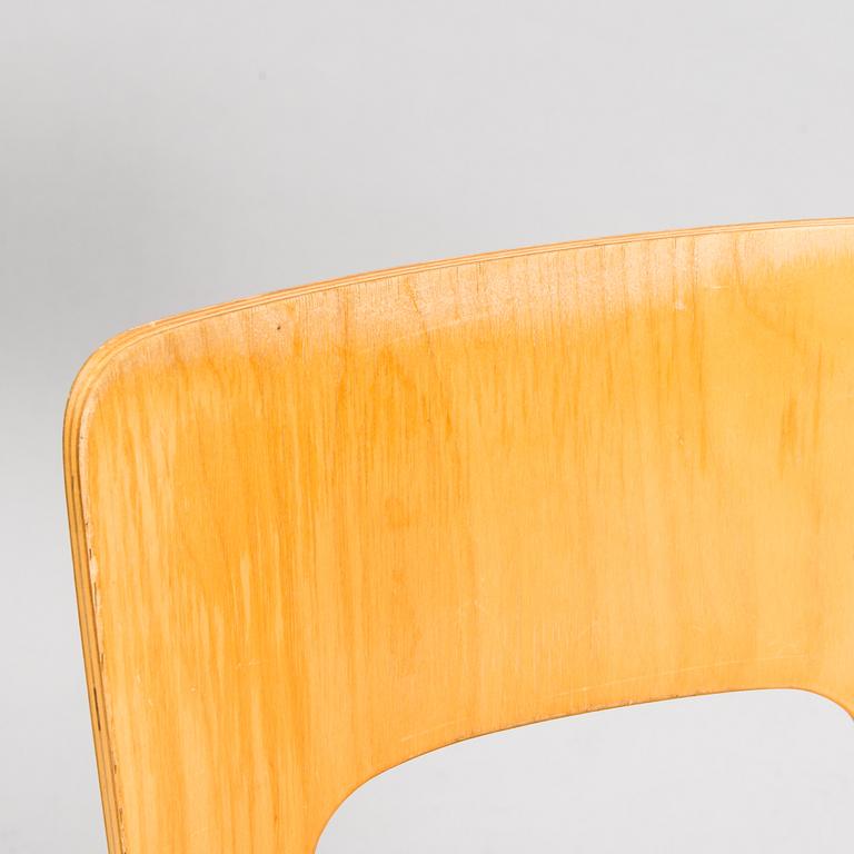 Alvar Aalto, two mid-20th century '66' chairs for Artek.