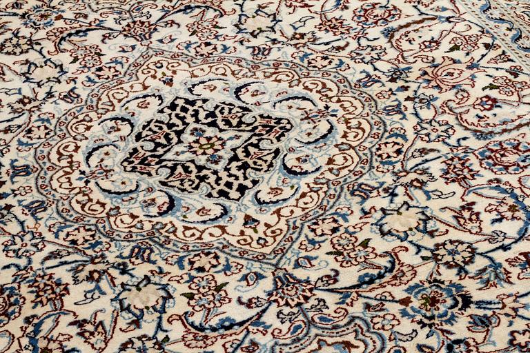 MATTA, Nain, part silk, 300 x 200 cm.