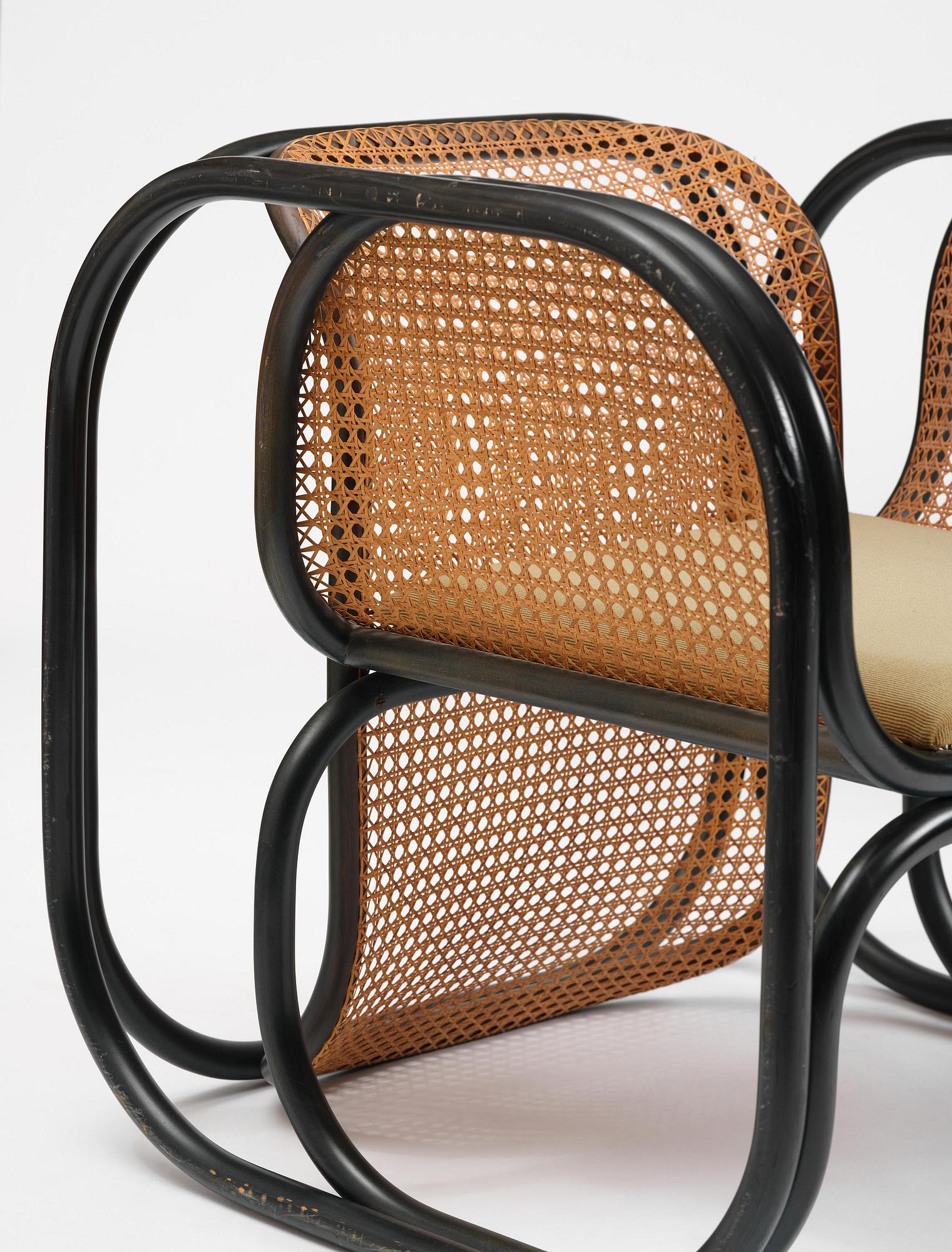 Jan Bocan, fåtöljer, ett par, Thonet, utförda för Tjeckoslovakiska ambassaden, Stockholm, 1972.