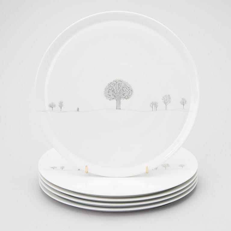 A 53 piece "Winterreise" & "Polygon"  dinner/coffee set by Rut Bryk and Tapio Wirkkala for Rosenthal. Late 20th century.