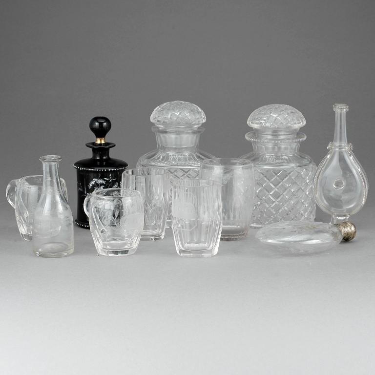 PARTI FLASKOR och GLAS, 11 st, glas, 1700-1800-tal.