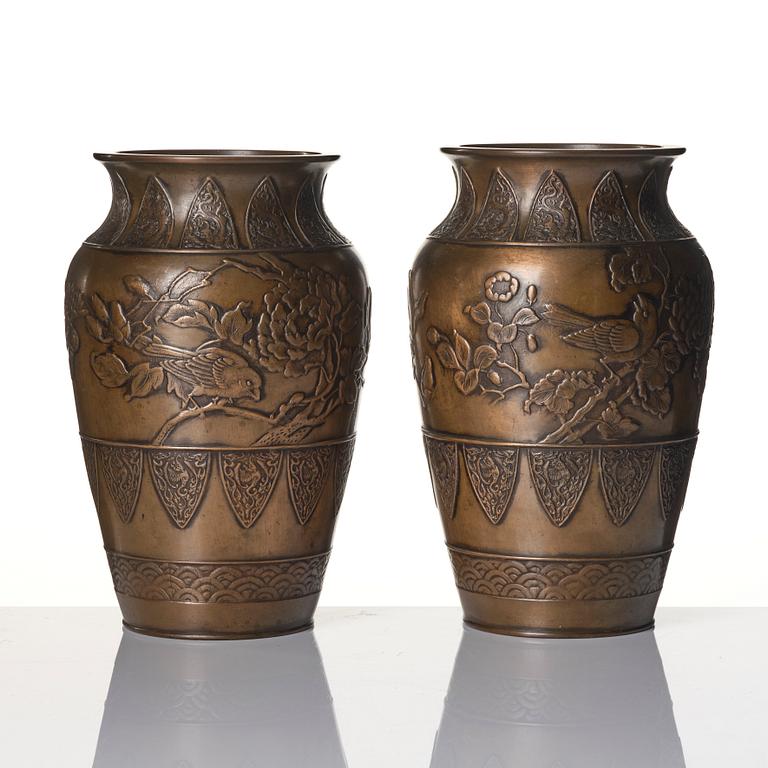 Vases, a pair, bronze, Japan, 20th century.