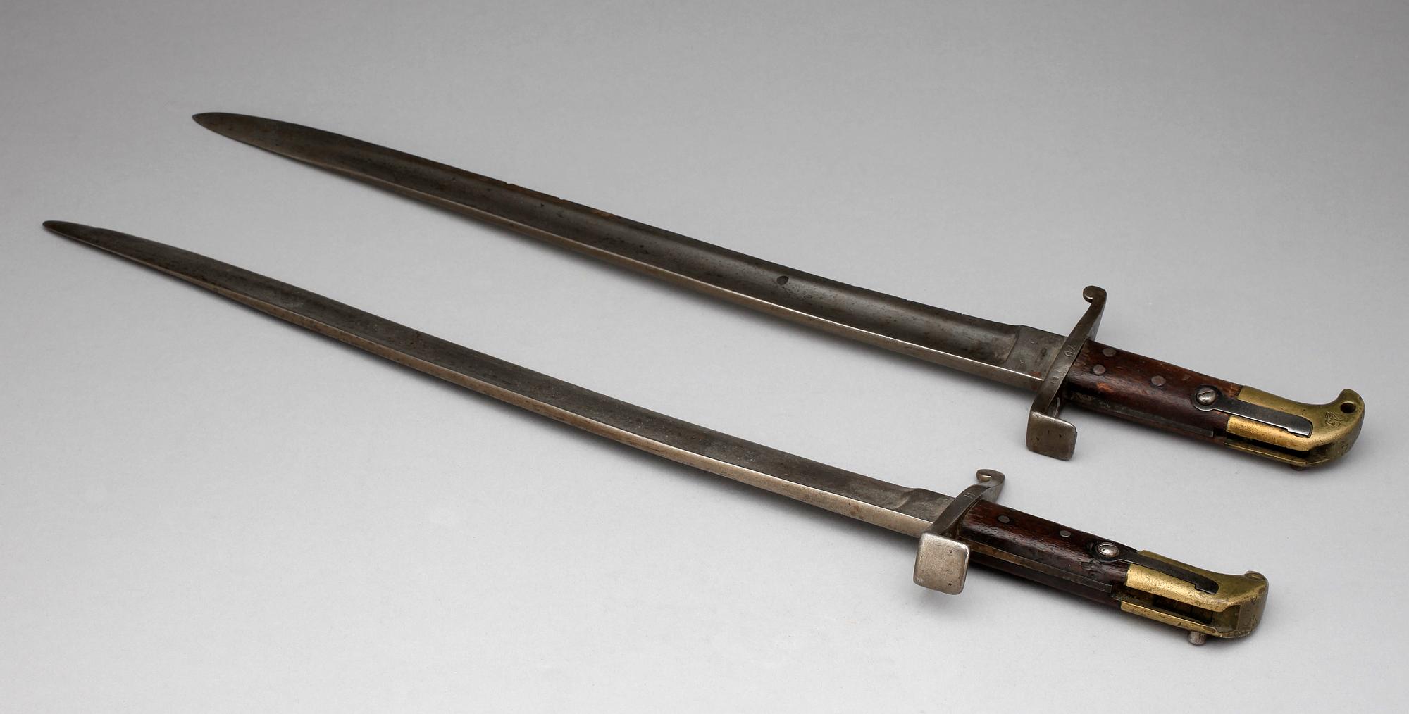 BAJONETTER, 2 st, tidigt 1900-tal.