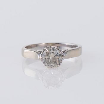 RING, 14K vitguld, briljantslipad diamant, ca 1,10 ct. Vikt 4,8 g.