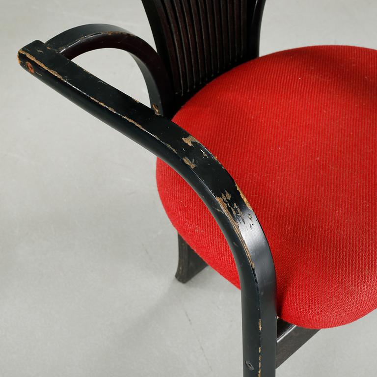 TORSTEIN NILSEN, ett par stolar, "Totem", Møremøbler, i produktion från 1983.