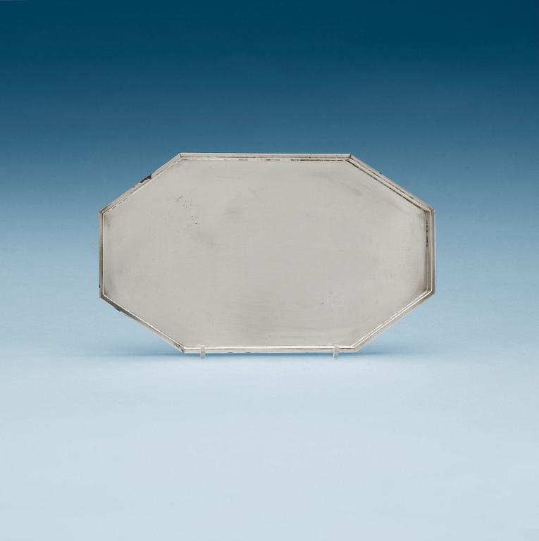 A Wiwen Nilsson sterling tray, Lund 1972.