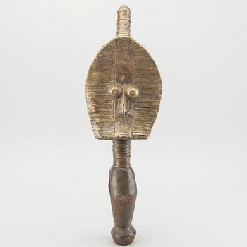 A Kota figure, Gabon 20th century.