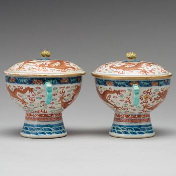 A pair of warmer pots with cover and liners, Qing dynasty, Guangxu (1875-1908).