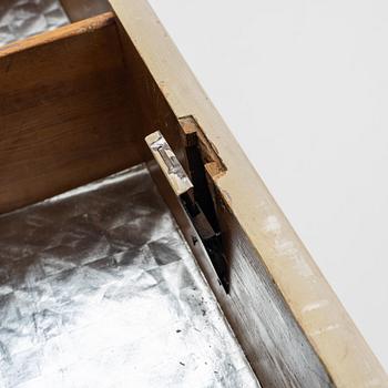 Cabinet, 18th and 19th century.