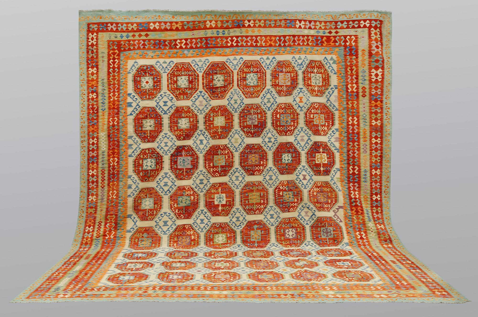 Matta, Kelim, ca 481 x 404 cm.