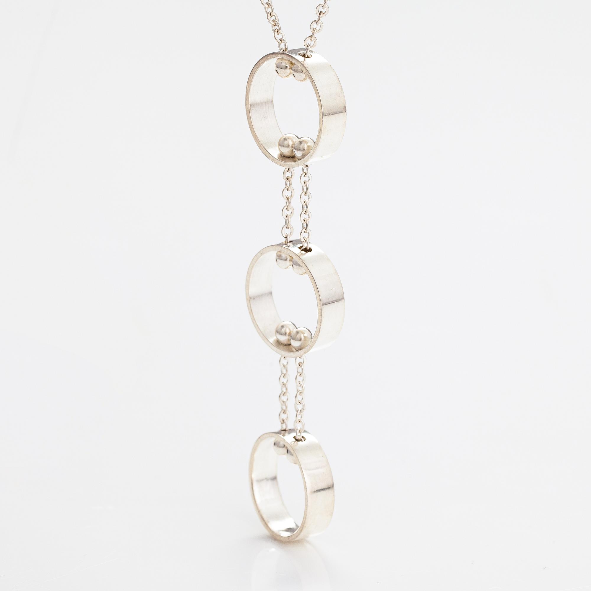 Elis Kauppi, A silver necklace. Kupittaan kulta, Turku 1966.