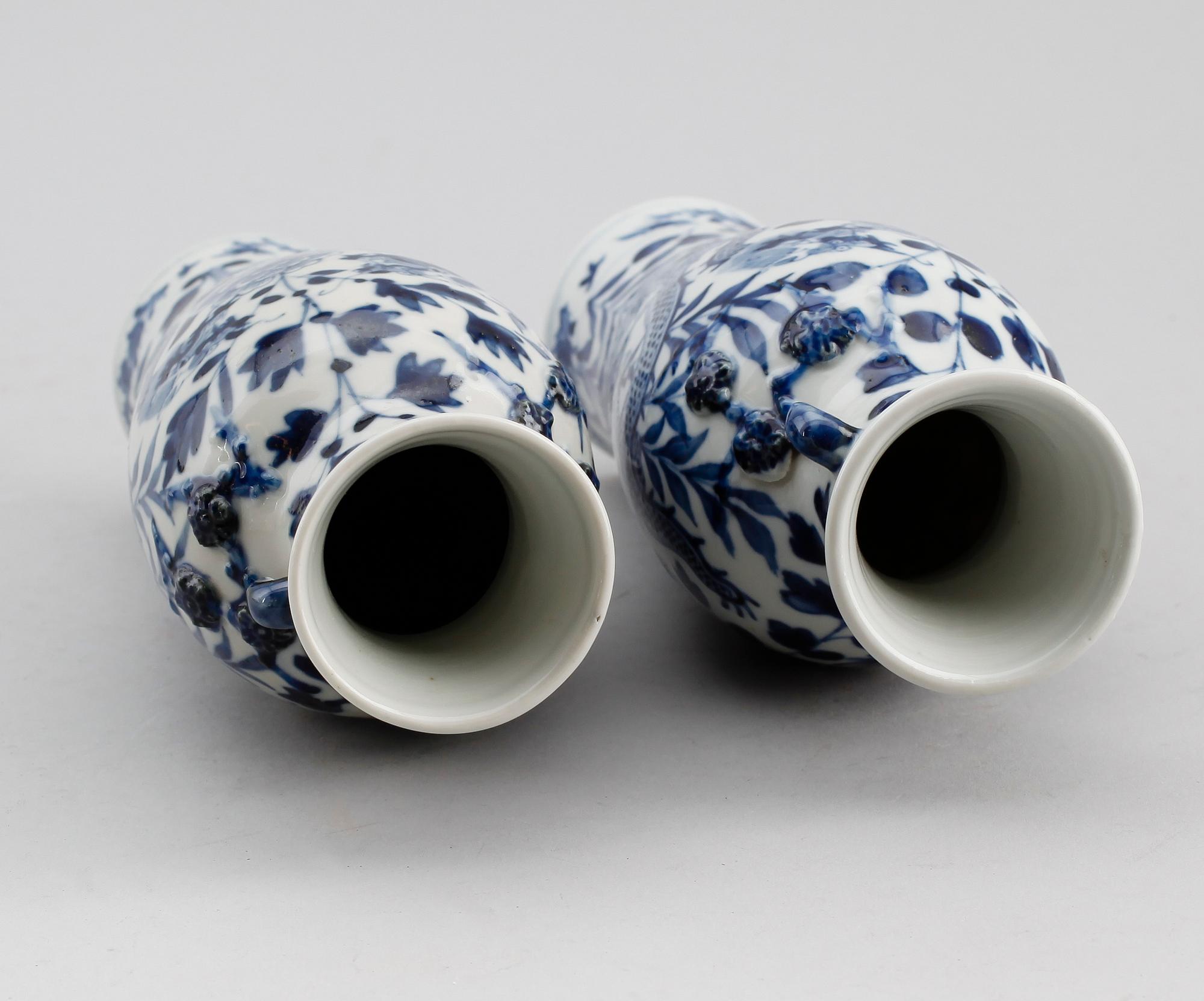 VASER, 1 par, porslin, Kina, 1700-/1800-tal.