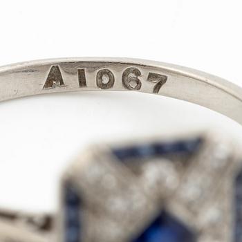 Platinum ring with sapphires and octagon-cut diamonds, Art Deco.
