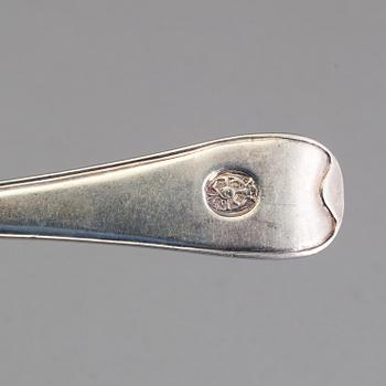 A set of 10 silver fruit knives, Stockholm, 1807 and a mixed lot of  silver fruit forks. Weight 600 g.