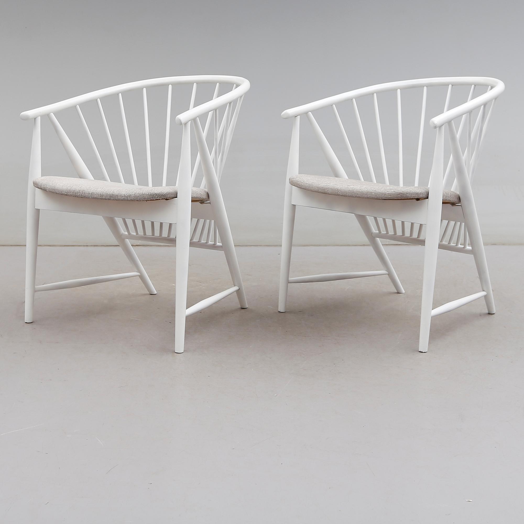 KARMSTOLAR, 2 st, "Solfjädern", Sonna Rosén, Gemla Möbelfabrik, formgiven 1948.