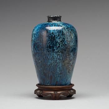 A flambé glazed vase, Qing dynasty, 19th Century.