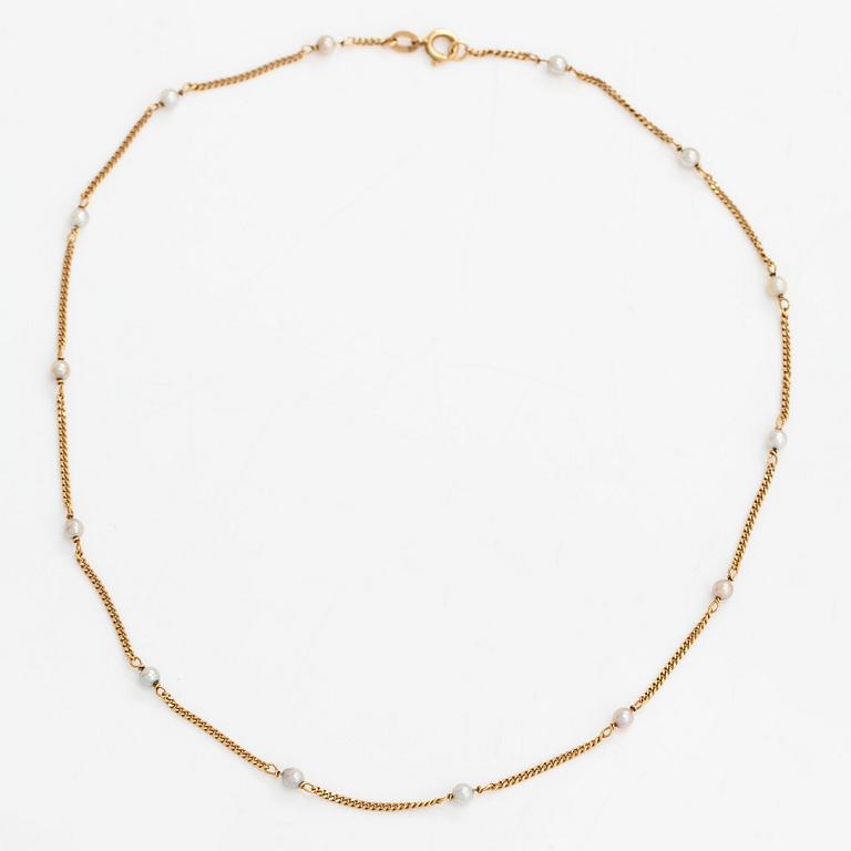 Halsband, 18K guld med odlade pärlor.