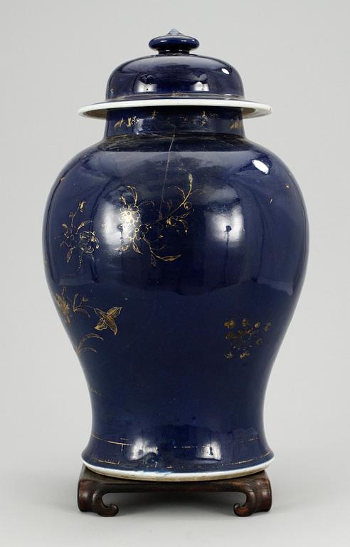 URNA med LOCK, porslin. Qing dynastin. Qianlong (1736-95).