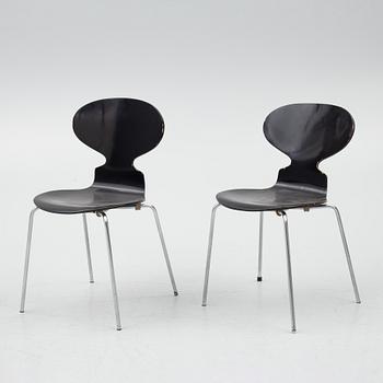 Arne Jacobsen, stolar, ett par, "Myran", Fritz Hansen, Danmark, 1973.