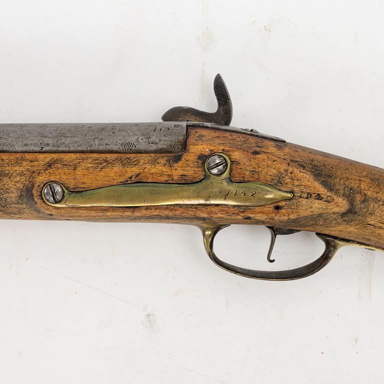 Slaglåsgevär, ändrat från flintlås, norskt m/1774-1841 (?).