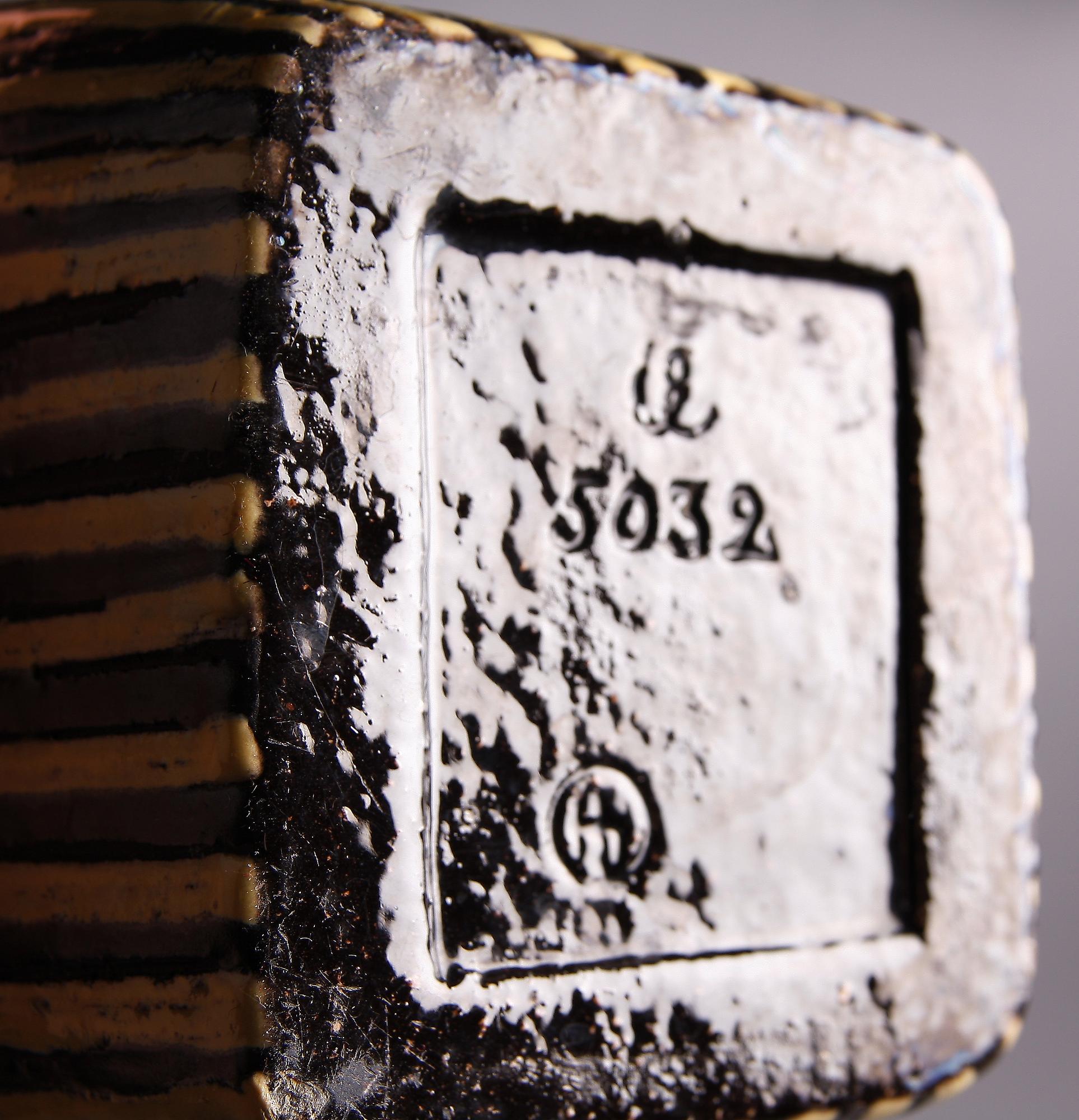 YTTERFODER, ett par, möjligen Mari Simmulson, Uppsala Ekeby 1950-60-tal.